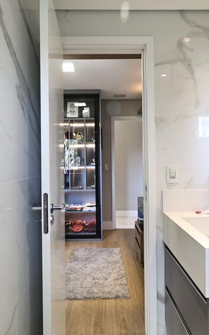 Apartamento à venda com 132m², 3 quartos e 2 vagas Apartamento à venda com 132m², 3 quartos e 2 vagasBanheiro da suíte 1