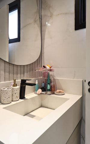 Apartamento à venda com 132m², 3 quartos e 2 vagas Apartamento à venda com 132m², 3 quartos e 2 vagasBanheiro da suíte 2