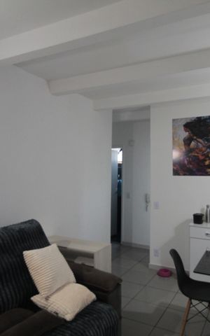 Apartamento à venda com 77m², 2 quartos e 1 vagaSala