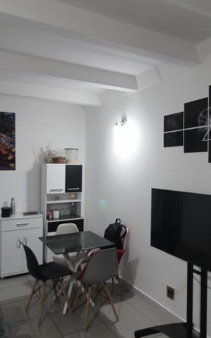 Apartamento à venda com 77m², 2 quartos e 1 vagaSala