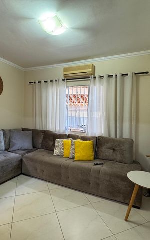 Casa de condomínio à venda com 132m², 2 quartos e 2 vagas Casa de condomínio à venda com 132m², 2 quartos e 2 vagasSala