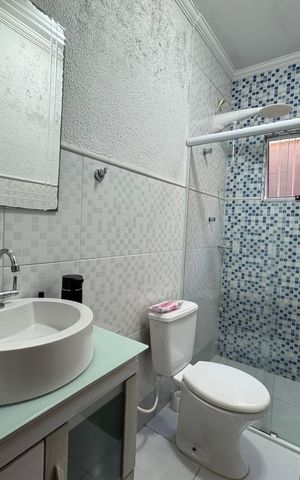 Casa de condomínio à venda com 132m², 2 quartos e 2 vagas Casa de condomínio à venda com 132m², 2 quartos e 2 vagasBanheiro