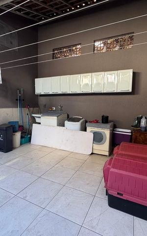 Casa de condomínio à venda com 132m², 2 quartos e 2 vagas Casa de condomínio à venda com 132m², 2 quartos e 2 vagasÁrea de Serviço