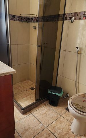 Apartamento à venda com 55m², 2 quartos e 1 vaga Apartamento à venda com 55m², 2 quartos e 1 vagaBanheiro