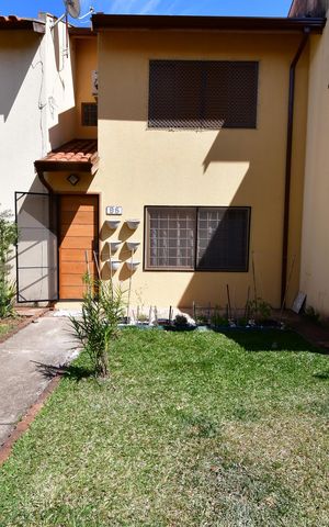 Casa de condomínio à venda com 70m², 2 quartos e 1 vagaFachada