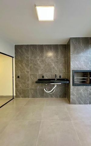 Casa à venda com 110m², 3 quartos e 2 vagasÁrea de serviço