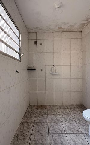 Casa para alugar com 60m², 2 quartos e 1 vagaBanheiro da suíte 
