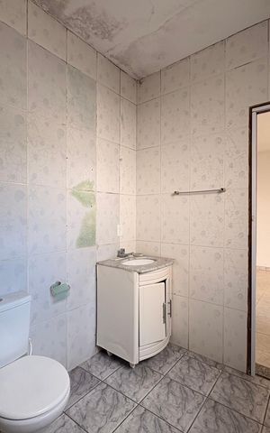 Casa para alugar com 60m², 2 quartos e 1 vagaBanheiro da suíte 