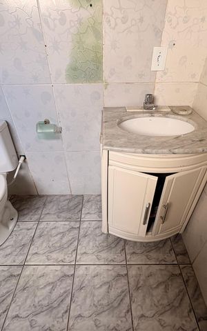 Casa para alugar com 60m², 2 quartos e 1 vagaBanheiro da suíte 