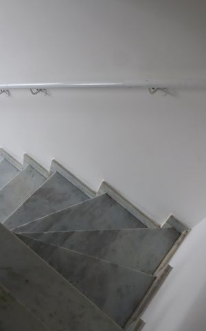 Casa para alugar com 45m², 2 quartos e 1 vagaEscada