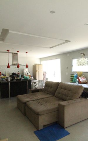 Casa de condomínio à venda com 320m², 4 quartos e 3 vagasSala