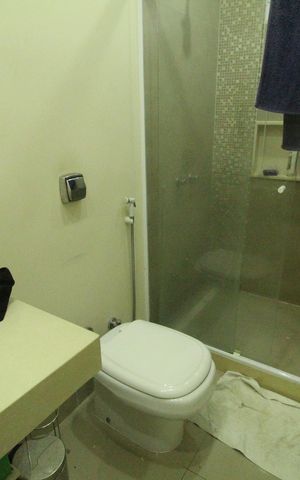 Casa de condomínio à venda com 320m², 4 quartos e 3 vagasBanheiro da suíte 2