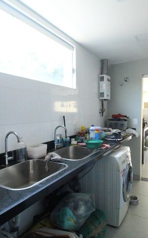 Casa de condomínio à venda com 320m², 4 quartos e 3 vagasÁrea de serviço