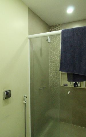 Casa de condomínio à venda com 320m², 4 quartos e 3 vagasBanheiro da suíte 2