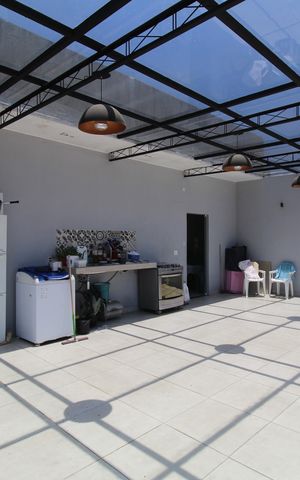 Casa de condomínio à venda com 320m², 4 quartos e 3 vagasTerraço