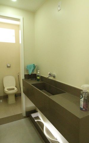 Casa de condomínio à venda com 320m², 4 quartos e 3 vagasLavabo