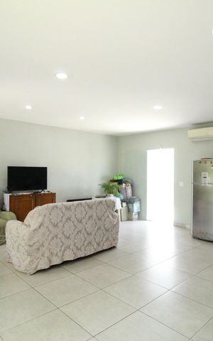 Casa de condomínio à venda com 320m², 4 quartos e 3 vagasTerraço