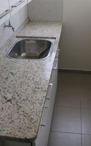 Apartamento para alugar com 70m², 2 quartos e 1 vagaÁrea de Serviço