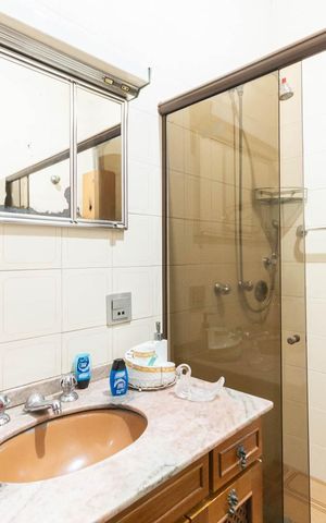 Casa para alugar com 300m², 3 quartos e 2 vagasBanheiro