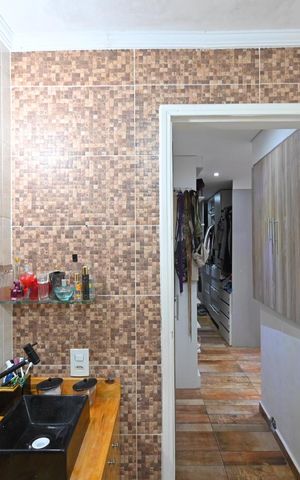 Apartamento à venda com 148m², 4 quartos e 2 vagas Apartamento à venda com 148m², 4 quartos e 2 vagasBanheiro da Suíte