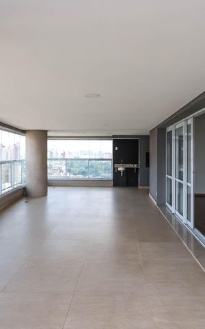 Apartamento à venda com 254m², 4 quartos e 4 vagasVaranda