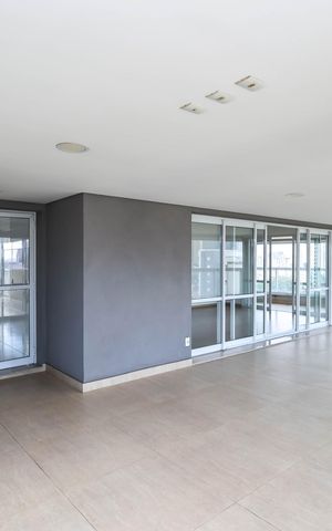 Apartamento à venda com 254m², 4 quartos e 4 vagasVaranda