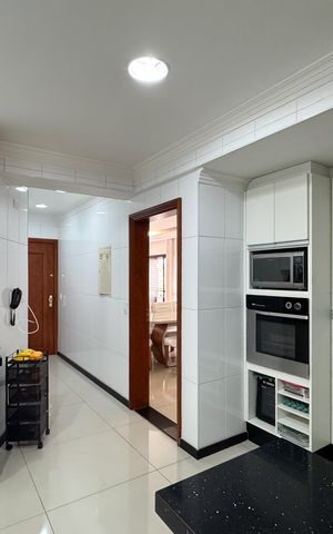 Apartamento à venda com 135m², 3 quartos e 2 vagas Apartamento à venda com 135m², 3 quartos e 2 vagasCozinha