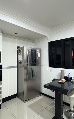 Apartamento à venda com 135m², 3 quartos e 2 vagas Apartamento à venda com 135m², 3 quartos e 2 vagasCozinha