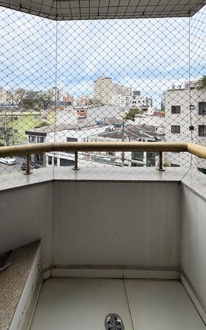 Apartamento à venda com 135m², 3 quartos e 2 vagas Apartamento à venda com 135m², 3 quartos e 2 vagasSacada - Suíte