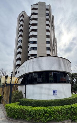 Apartamento à venda com 135m², 3 quartos e 2 vagas Apartamento à venda com 135m², 3 quartos e 2 vagasFachada