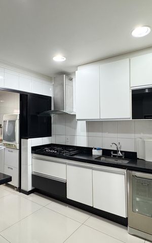 Apartamento à venda com 135m², 3 quartos e 2 vagas Apartamento à venda com 135m², 3 quartos e 2 vagasCozinha