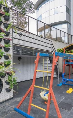 Apartamento à venda com 135m², 3 quartos e 2 vagas Apartamento à venda com 135m², 3 quartos e 2 vagasÁrea comum - Playground