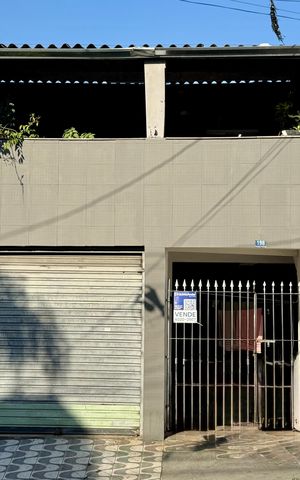 Casa à venda com 120m², 3 quartos e 1 vaga Casa à venda com 120m², 3 quartos e 1 vagaFachada
