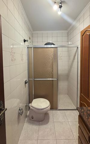 Casa para alugar com 70m², 2 quartos e 1 vaga Casa para alugar com 70m², 2 quartos e 1 vagaBanheiro