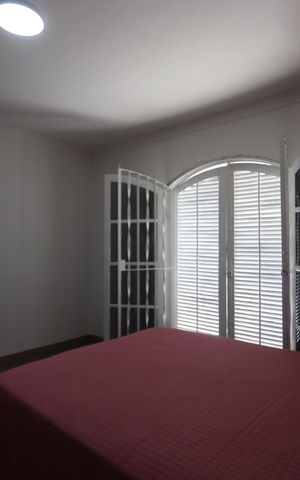 Casa à venda com 200m², 4 quartos e 2 vagasSuíte