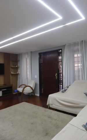 Casa à venda com 200m², 4 quartos e 2 vagasSala
