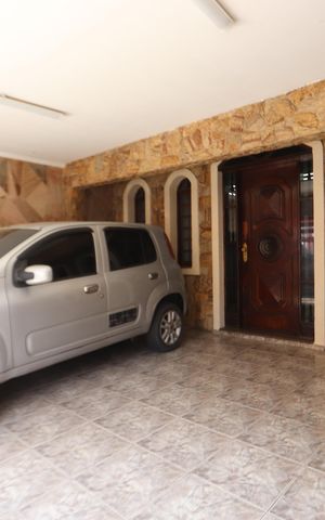 Casa à venda com 200m², 4 quartos e 2 vagasGaragem
