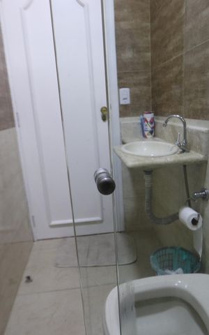Casa à venda com 200m², 4 quartos e 2 vagasBanheiro de baixo