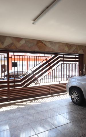Casa à venda com 200m², 4 quartos e 2 vagasGaragem