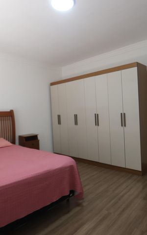 Casa à venda com 200m², 4 quartos e 2 vagasSuíte