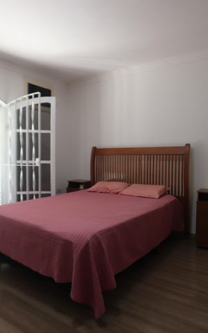Casa à venda com 200m², 4 quartos e 2 vagasSuíte