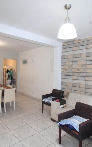 Casa à venda com 160m², 3 quartos e 1 vagaSala