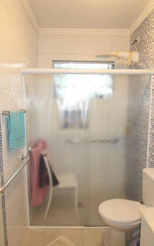 Casa à venda com 160m², 3 quartos e 1 vagaBanheiro 2