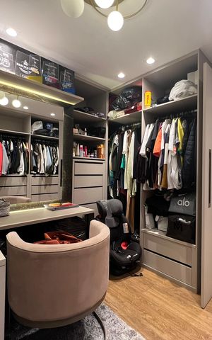 Apartamento para alugar com 120m², 3 quartos e 2 vagas Apartamento para alugar com 120m², 3 quartos e 2 vagasCloset