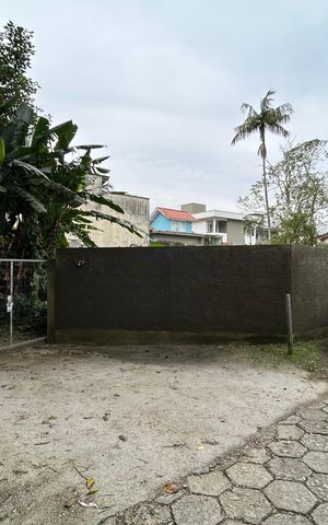 Casa de condomínio para alugar com 40m², 1 quarto e sem vaga Casa de condomínio para alugar com 40m², 1 quarto e sem vagaFachada