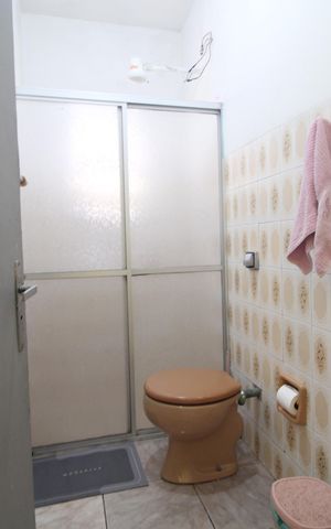 Casa à venda com 250m², 3 quartos e 2 vagasBanheiro / casa 2