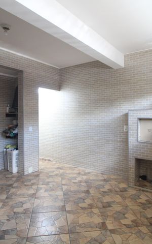 Casa à venda com 250m², 3 quartos e 2 vagasGaragem