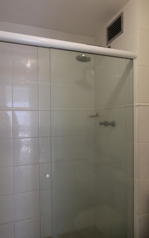 Apartamento para alugar com 85m², 2 quartos e 2 vagasBanheiro da suíte