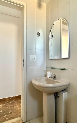 Apartamento para alugar com 54m², 2 quartos e 1 vaga Apartamento para alugar com 54m², 2 quartos e 1 vagaBanheiro Corredor