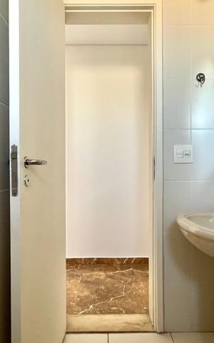 Apartamento para alugar com 54m², 2 quartos e 1 vaga Apartamento para alugar com 54m², 2 quartos e 1 vagaBanheiro Corredor